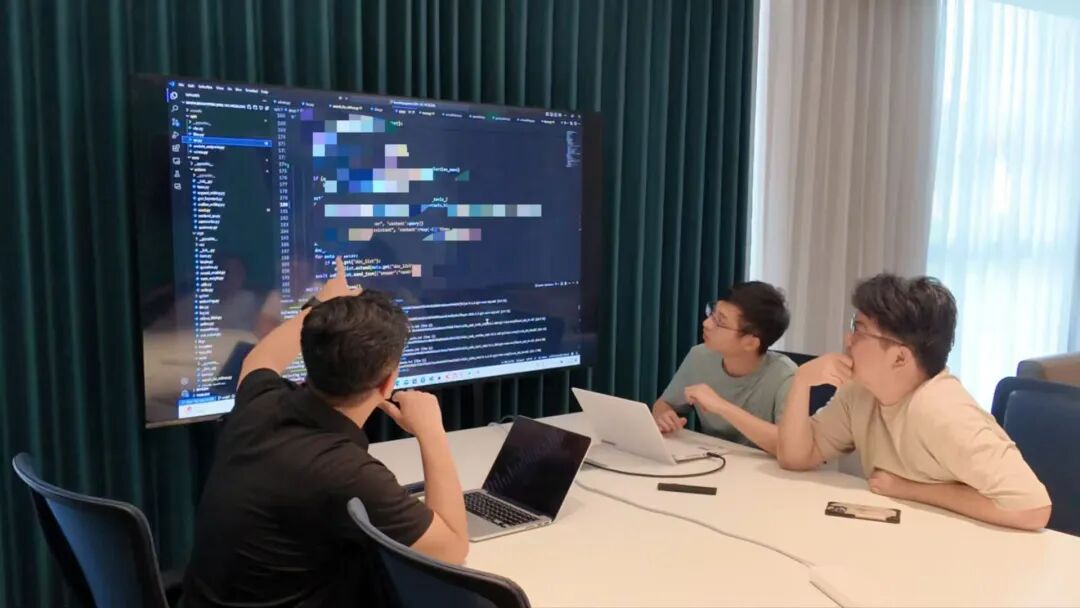 你好鸭 #112|从乐高积木到AI超级个体:一个连续创业者的七年"迭代史"