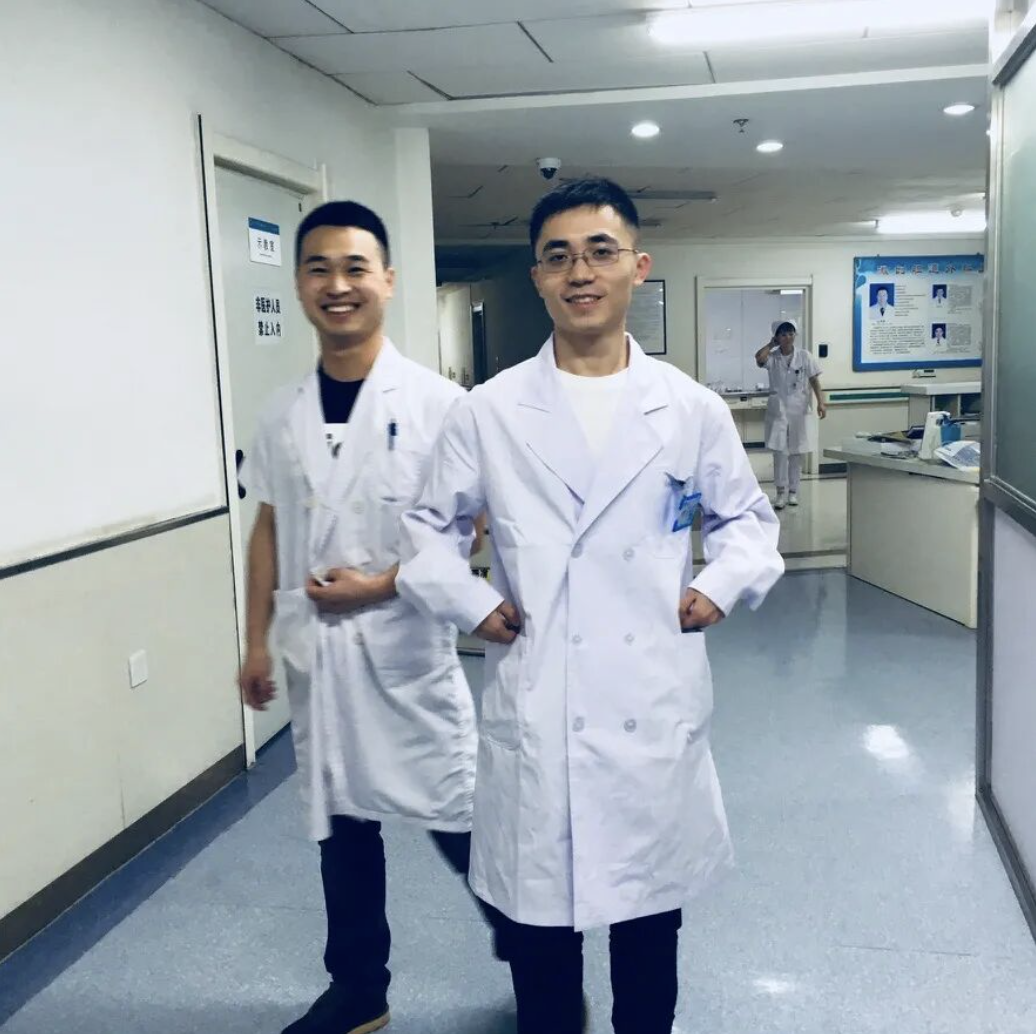 他是罗欣,弃医转码、喜欢独行、谈过26次恋爱的人间清醒